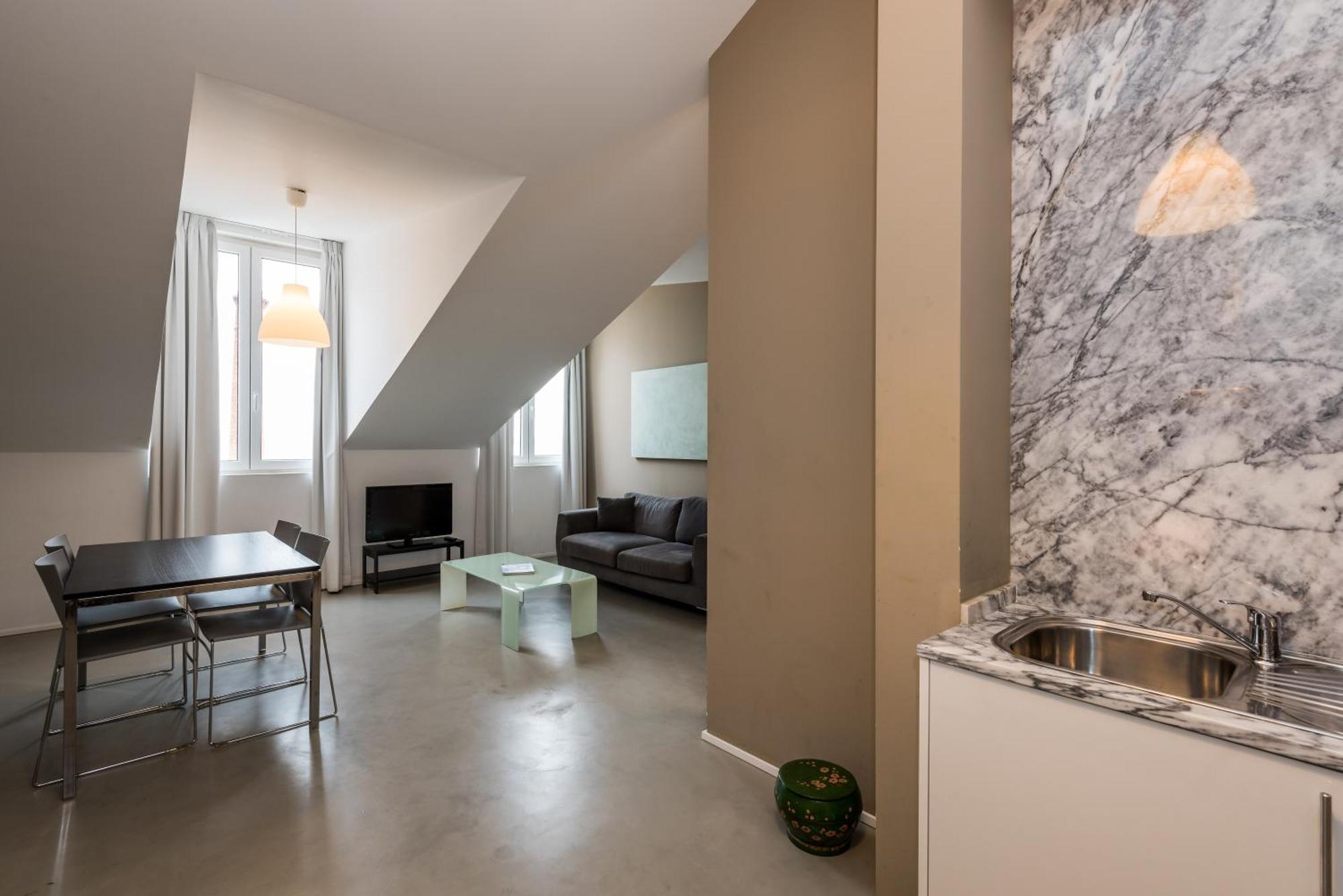 Alfama - Lounge Apartahotel 3*